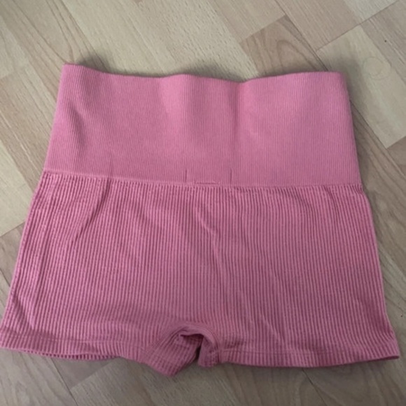 calise shorts - Picture 3 of 3